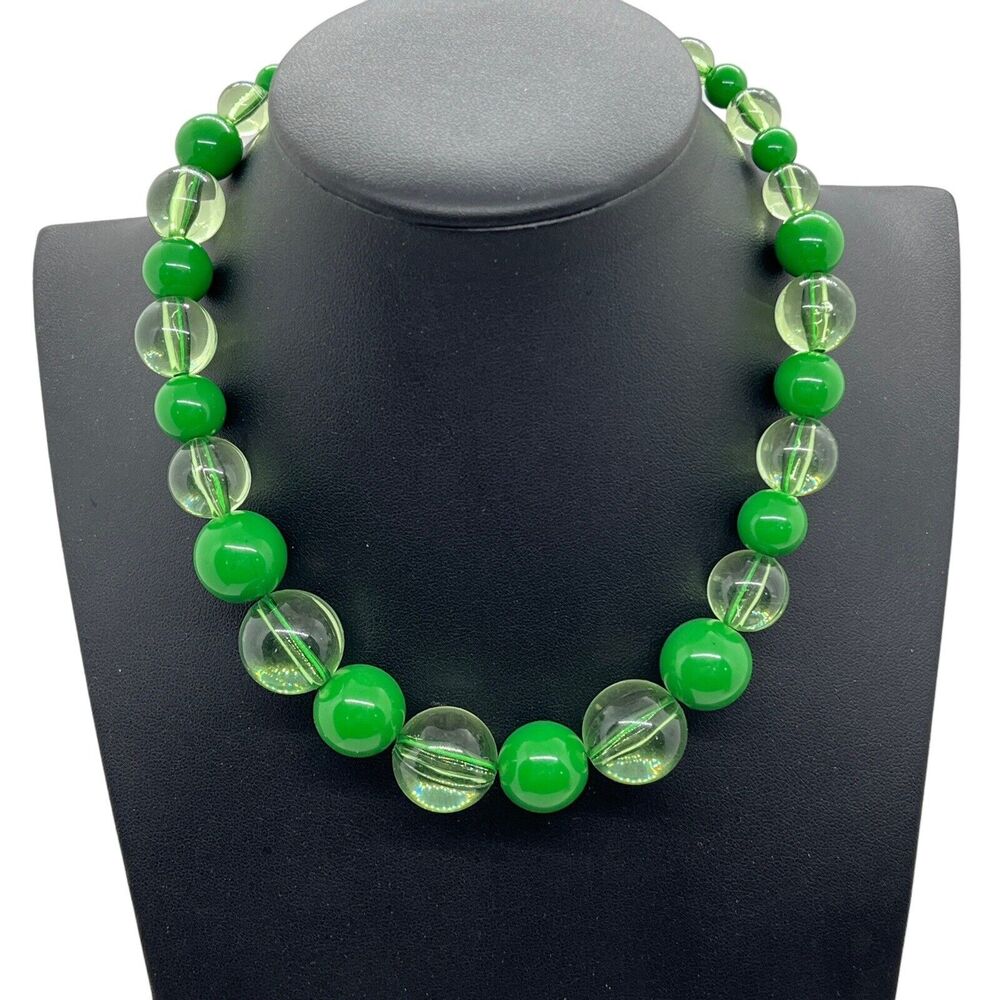 Choker Necklace Green Acrylic Beaded Silver Tone Clasp Lobster Claw y2k Retro